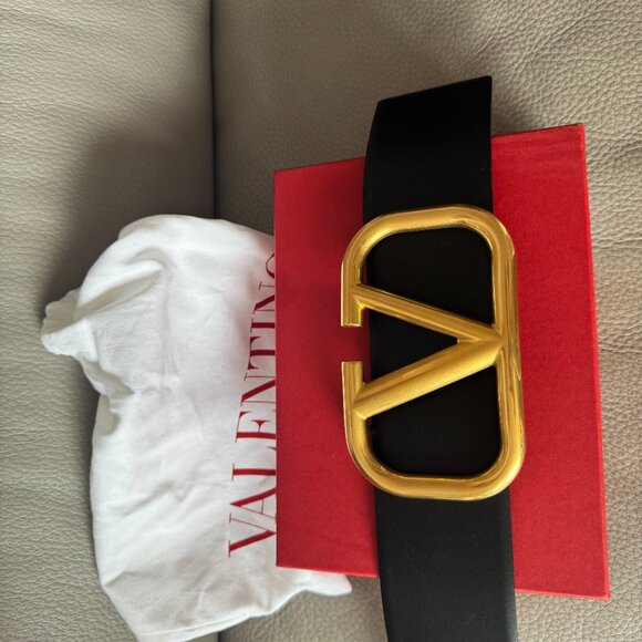 New Valentino Caravani VLogo 70mm Reversible & Adjustable Leather Belt. main image 5